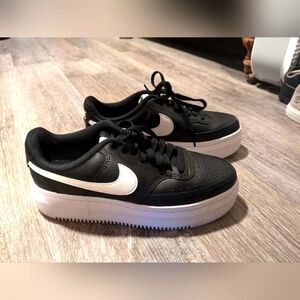 Woman's Nike sneakers